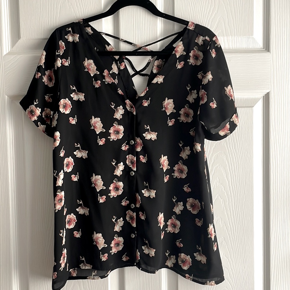 Sienna Sky Black Floral V Neck Button Down Top - Medium